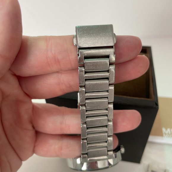 MICHAEL KORS Kinley Pavé Silver-Tone Watch -Rhinestone/Crystal Encrusted Face - Picture 11 of 14